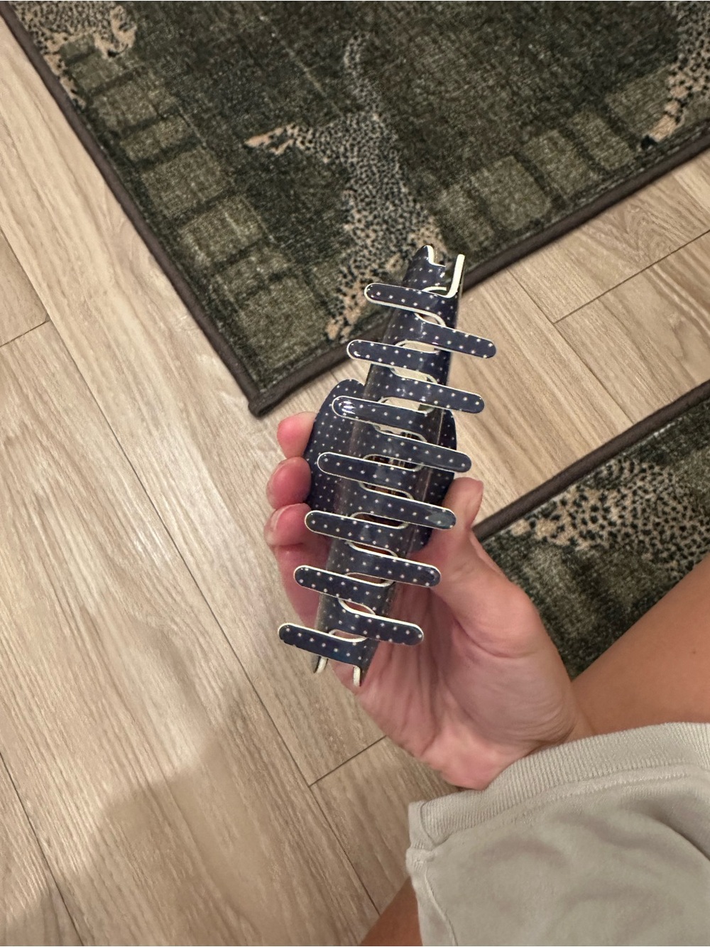 Set Active Claw Clip - Picture 2 of 3